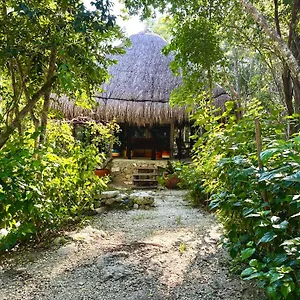 Glamping Bunga Lotus Campsite